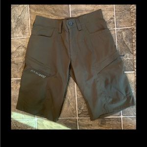 NWOT KUIU Tiburon Shorts